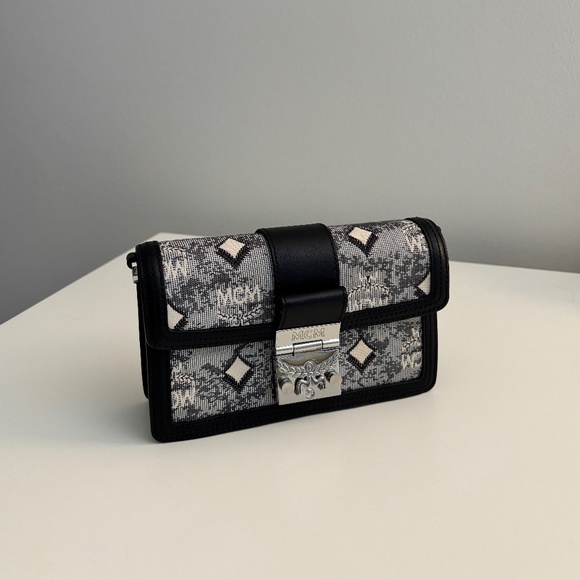 MCM Tracy Crossbody in Vintage Monogram Jacquard - Picture 1 of 8